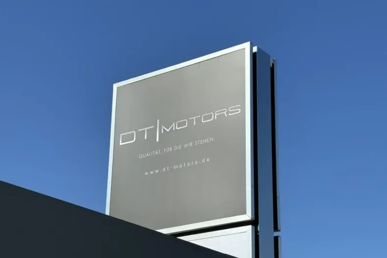 Land Rover Defender din 2023 cu 32.500 km - oferta LAN181611 - foto 26