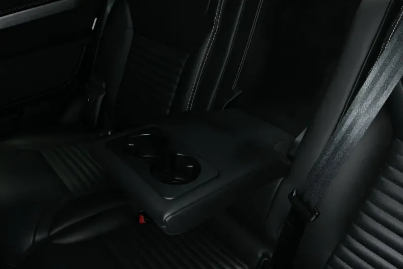 Land Rover Discovery din 2024 cu 28.404 km - oferta LAN181612 - foto 27