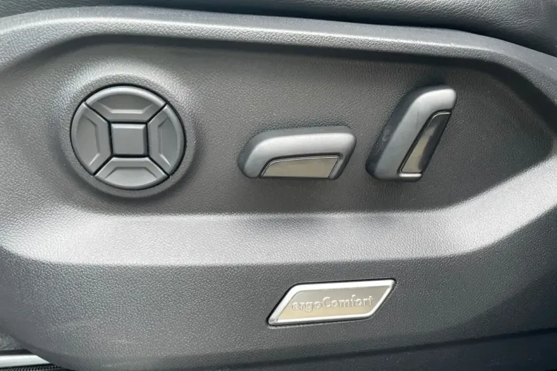 Volkswagen Touareg din 2025 cu 37.084 km - oferta VOL181618 - foto 15