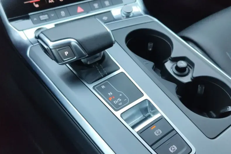 Audi A6 din 2024 cu 53.097 km - oferta AUD181627 - foto 10