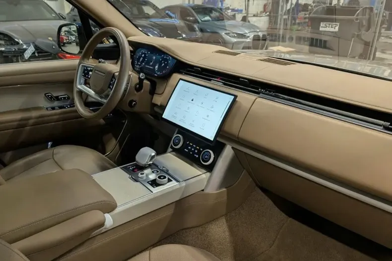 Land Rover Range Rover din 2023 cu 15.391 km - oferta LAN181630 - foto 3