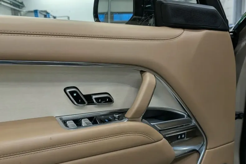 Land Rover Range Rover din 2023 cu 15.391 km - oferta LAN181630 - foto 7