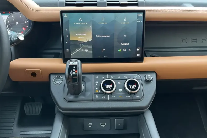 Land Rover Defender din 2024 cu 45.000 km - oferta LAN181632 - foto 14