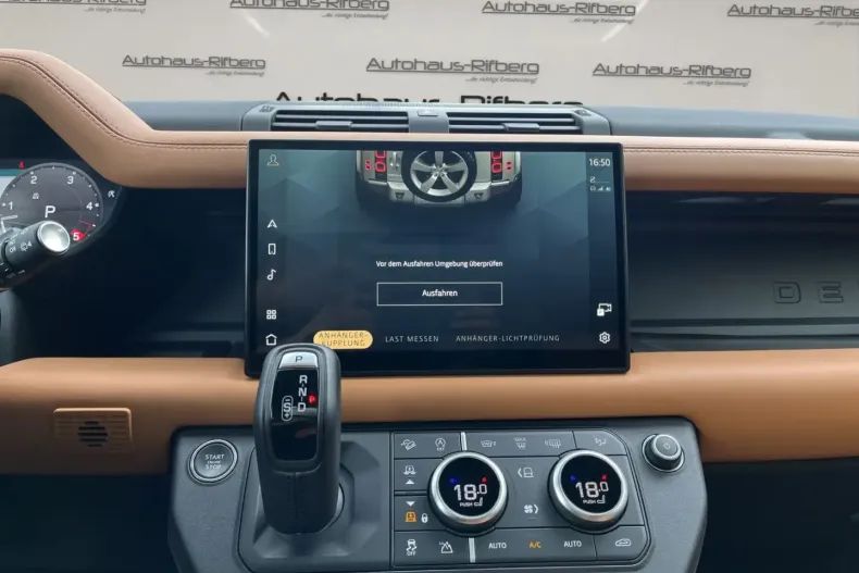 Land Rover Defender din 2024 cu 45.000 km - oferta LAN181632 - foto 19