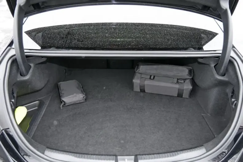 Mercedes-Benz C 300 (Clasa C) din 2022 cu 51.740 km - oferta MER181636 - foto 6