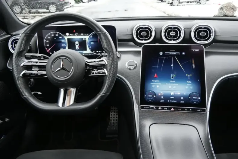 Mercedes-Benz C 300 (Clasa C) din 2022 cu 51.740 km - oferta MER181636 - foto 8