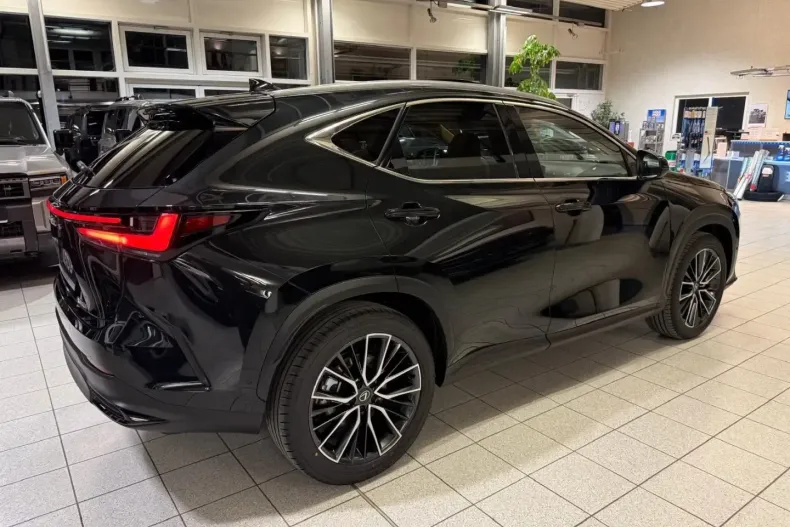 Lexus NX 350h din 2025 cu 50 km - oferta LEX181639 - foto 3