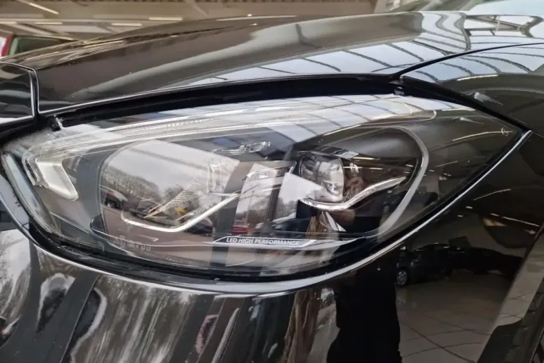 Mercedes-Benz C 300 (Clasa C) din 2022 cu 81.400 km - oferta MER181641 - foto 3