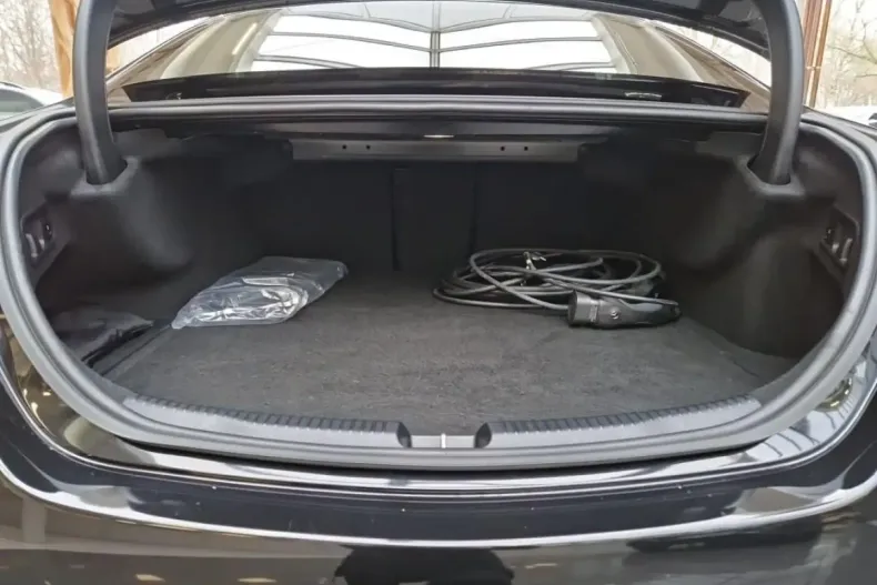 Mercedes-Benz C 300 (Clasa C) din 2022 cu 81.400 km - oferta MER181641 - foto 9