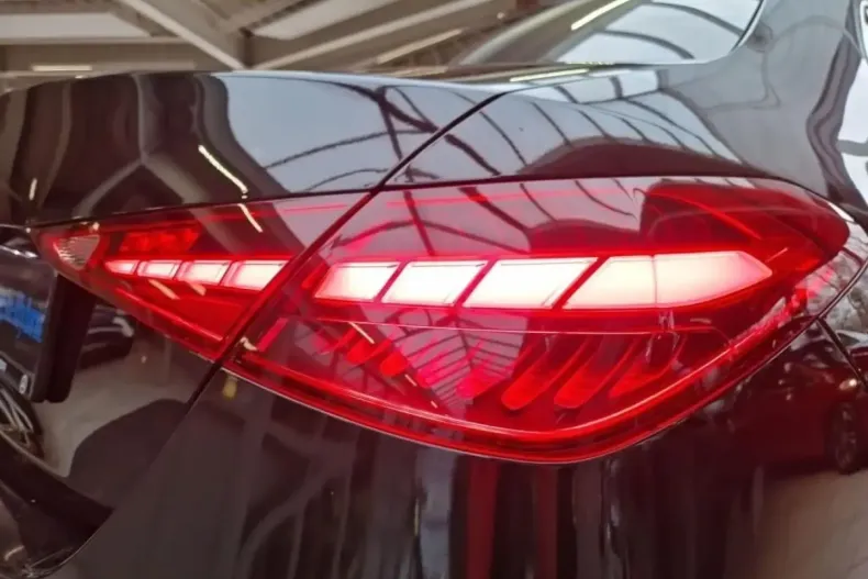 Mercedes-Benz C 300 (Clasa C) din 2022 cu 81.400 km - oferta MER181641 - foto 10