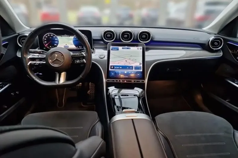 Mercedes-Benz C 300 (Clasa C) din 2022 cu 81.400 km - oferta MER181641 - foto 14