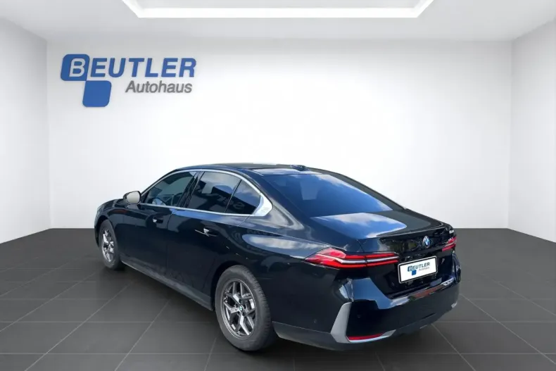 BMW 520 (Seria 5) din 2025 cu 21.945 km - oferta BMW181643 - foto 3