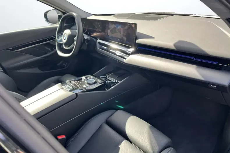 BMW 520 (Seria 5) din 2025 cu 21.945 km - oferta BMW181643 - foto 18