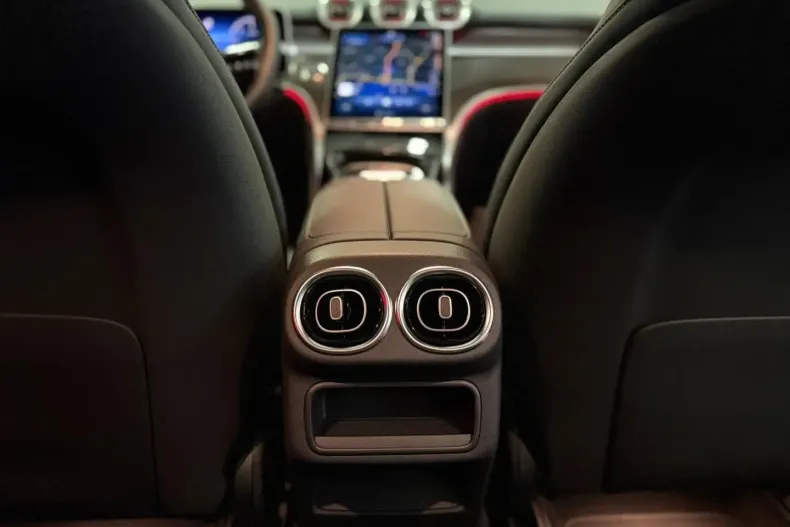 Mercedes-Benz GLC 300 (Clasa GLC) din 2024 cu 2.700 km - oferta MER181663 - foto 33