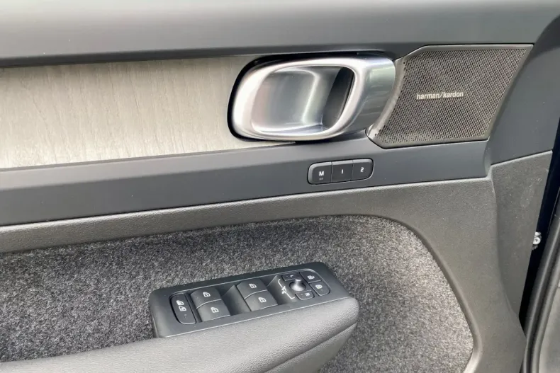 Volvo XC40 din 2023 cu 29.900 km - oferta VOL181665 - foto 5