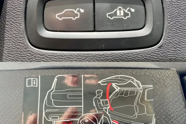 Volvo XC40 din 2023 cu 29.900 km - oferta VOL181665 - foto 10