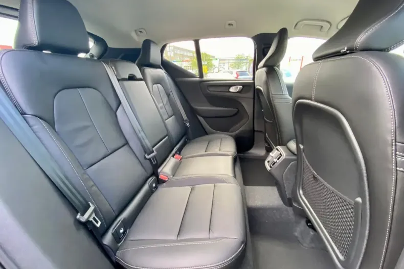 Volvo XC40 din 2023 cu 29.900 km - oferta VOL181665 - foto 12