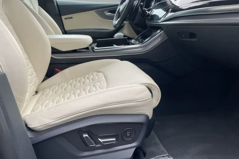 Audi RSQ8 din 2022 cu 51.550 km - oferta AUD181668 - foto 9