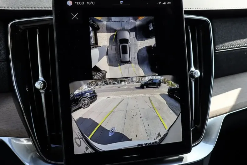 Volvo XC90 din 2025 cu 7.500 km - oferta VOL181669 - foto 12