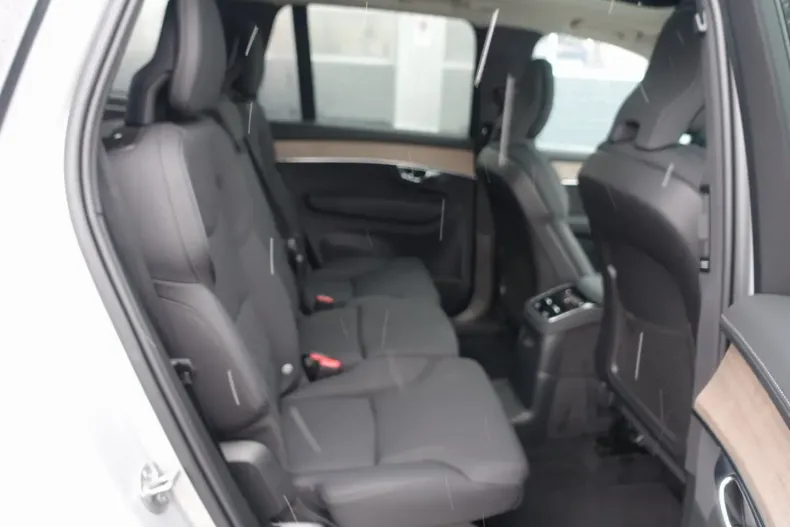 Volvo XC90 din 2025 cu 18.950 km - oferta VOL181670 - foto 10