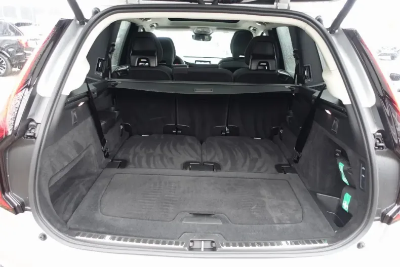 Volvo XC90 din 2025 cu 18.950 km - oferta VOL181670 - foto 11