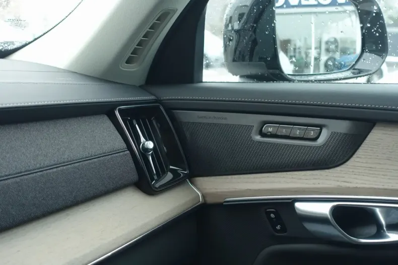 Volvo XC90 din 2025 cu 18.950 km - oferta VOL181670 - foto 18