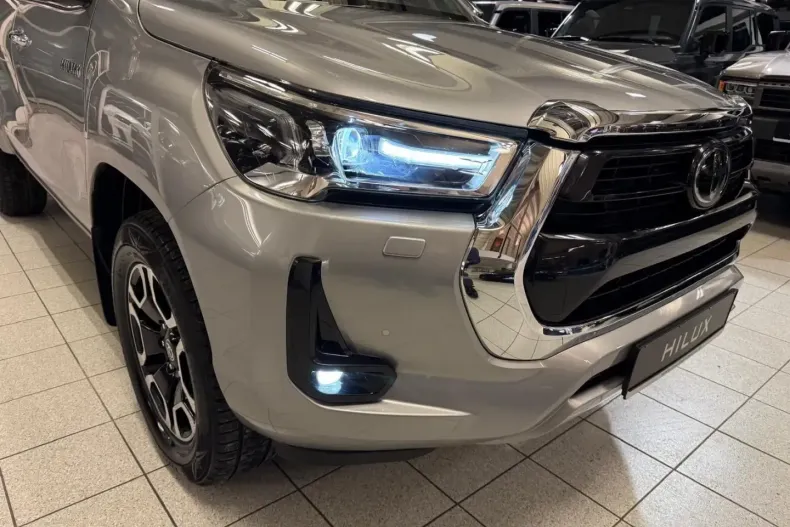 Toyota Hilux din 2023 cu 33.520 km - oferta TOY181672 - foto 4