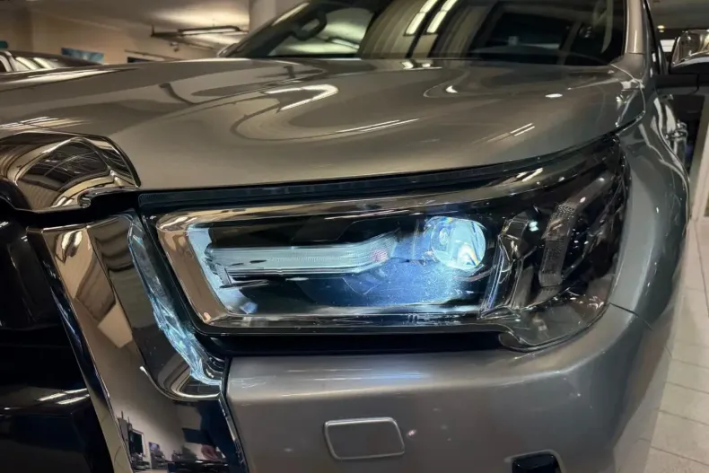 Toyota Hilux din 2023 cu 33.520 km - oferta TOY181672 - foto 6