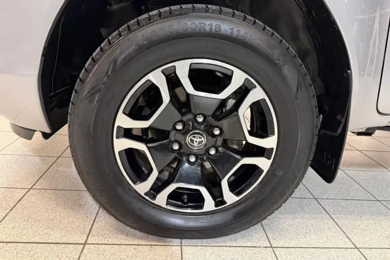 Toyota Hilux din 2023 cu 33.520 km - oferta TOY181672 - foto 7