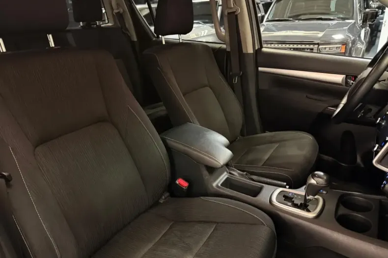 Toyota Hilux din 2023 cu 33.520 km - oferta TOY181672 - foto 20