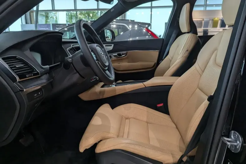 Volvo XC90 din 2023 cu 12.000 km - oferta VOL181679 - foto 12