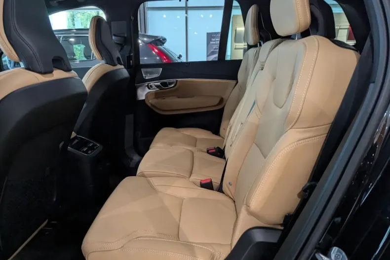 Volvo XC90 din 2023 cu 12.000 km - oferta VOL181679 - foto 13