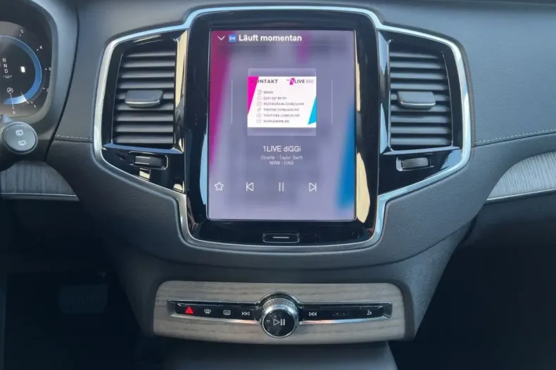 Volvo XC90 din 2023 cu 85.164 km - oferta VOL181680 - foto 9