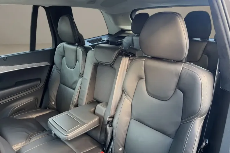 Volvo XC90 din 2023 cu 85.164 km - oferta VOL181680 - foto 11