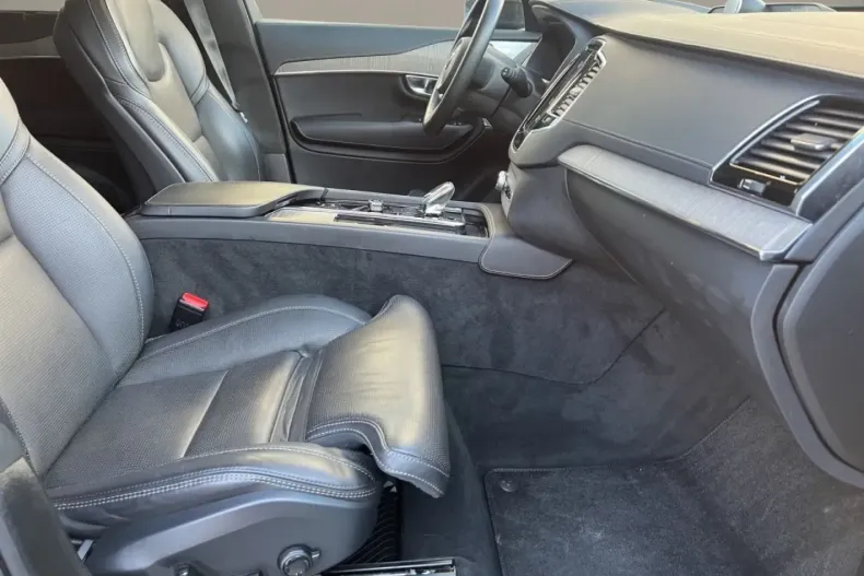 Volvo XC90 din 2023 cu 85.164 km - oferta VOL181680 - foto 12