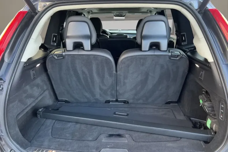 Volvo XC90 din 2023 cu 85.164 km - oferta VOL181680 - foto 13