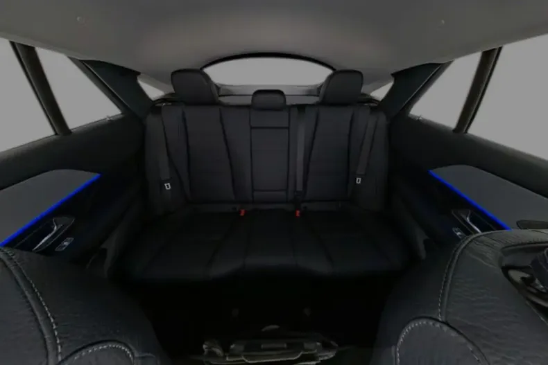 Mercedes-Benz GLE 400 (Clasa GLE) din 2025 cu 29.651 km - oferta MER181682 - foto 5