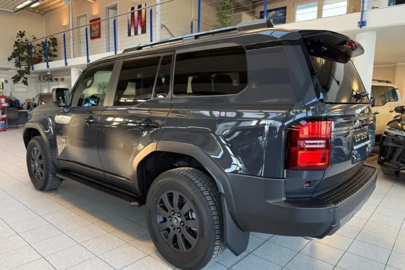 Toyota Land Cruiser din 2025 cu 50 km - oferta TOY181694 - foto 6