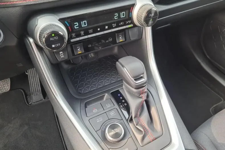 Toyota RAV4 din 2025 cu 3.900 km - oferta TOY181701 - foto 20