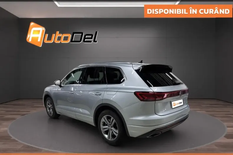 Volkswagen Touareg din 2024 cu 71.125 km - oferta VOL181705 - foto 2
