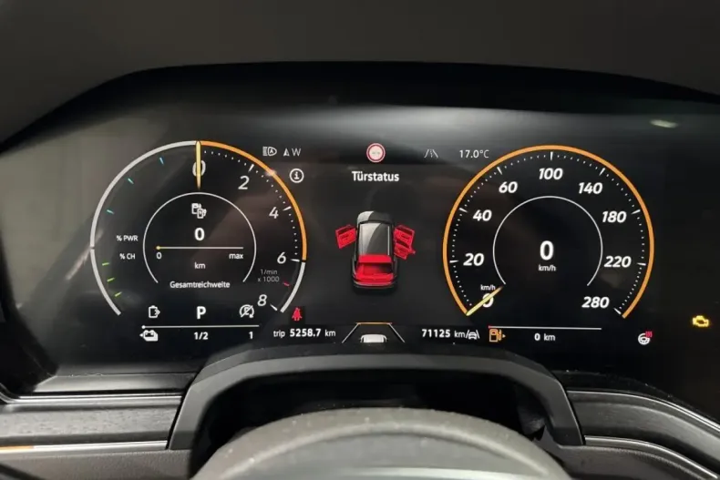 Volkswagen Touareg din 2024 cu 71.125 km - oferta VOL181705 - foto 5