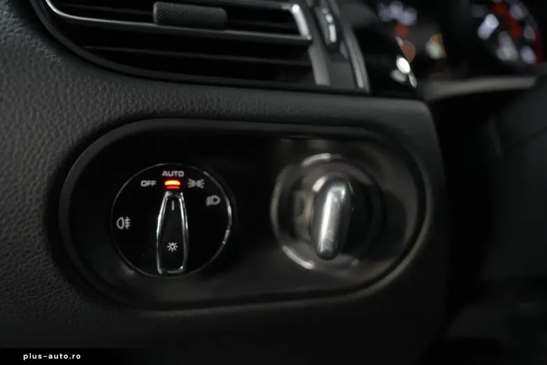 Porsche Macan din 2023 cu 44.466 km - oferta POR181722 - foto 26