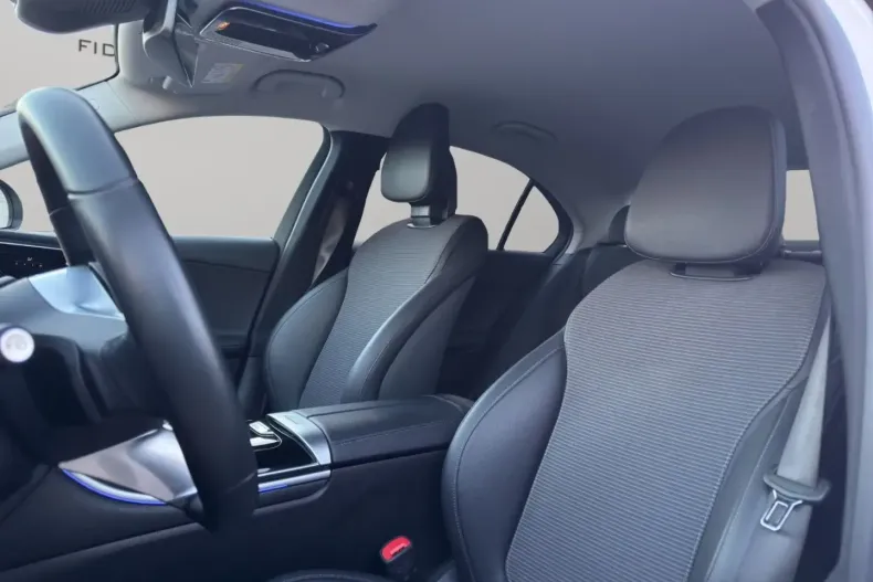 Mercedes-Benz C 180 (Clasa C) din 2024 cu 45.000 km - oferta MER181723 - foto 9