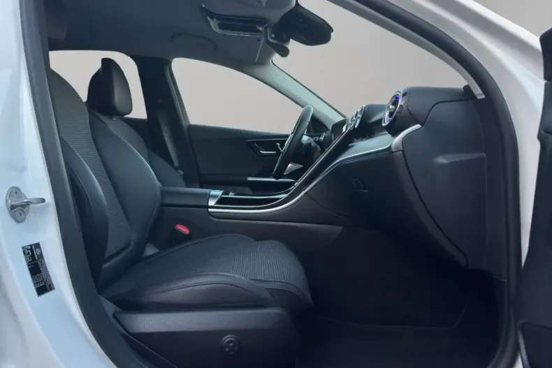 Mercedes-Benz C 180 (Clasa C) din 2024 cu 45.000 km - oferta MER181723 - foto 15