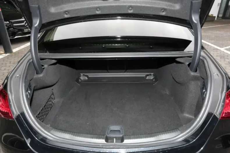 Mercedes-Benz C 200 (Clasa C) din 2023 cu 74.650 km - oferta MER181726 - foto 6