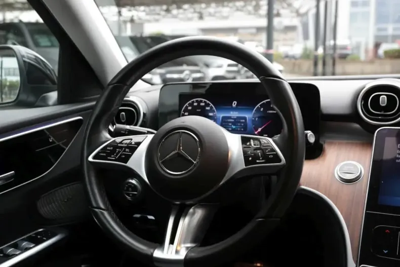 Mercedes-Benz C 200 (Clasa C) din 2023 cu 74.650 km - oferta MER181726 - foto 8