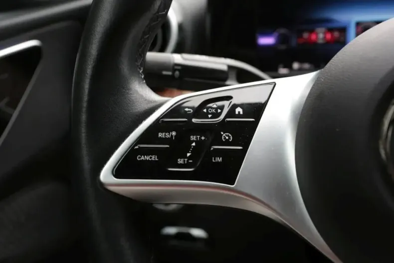 Mercedes-Benz C 200 (Clasa C) din 2023 cu 74.650 km - oferta MER181726 - foto 21