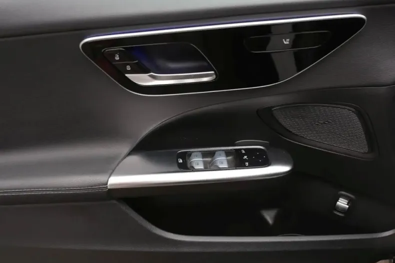 Mercedes-Benz C 200 (Clasa C) din 2023 cu 74.650 km - oferta MER181726 - foto 22