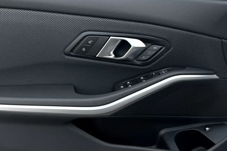 BMW 330 (Seria 3) din 2024 cu 23.250 km - oferta BMW181728 - foto 15