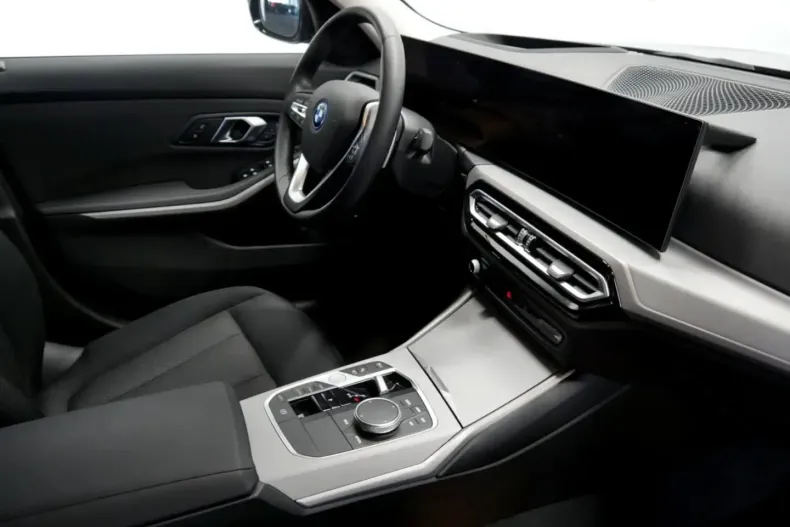 BMW 330 (Seria 3) din 2024 cu 18.500 km - oferta BMW181734 - foto 5